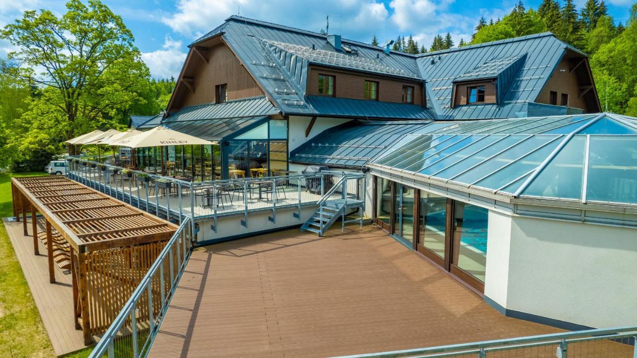 Amenity Hotel & Resort Orlicke Hory ديشتني في أورليتسكيخ هوراخ المظهر الخارجي الصورة